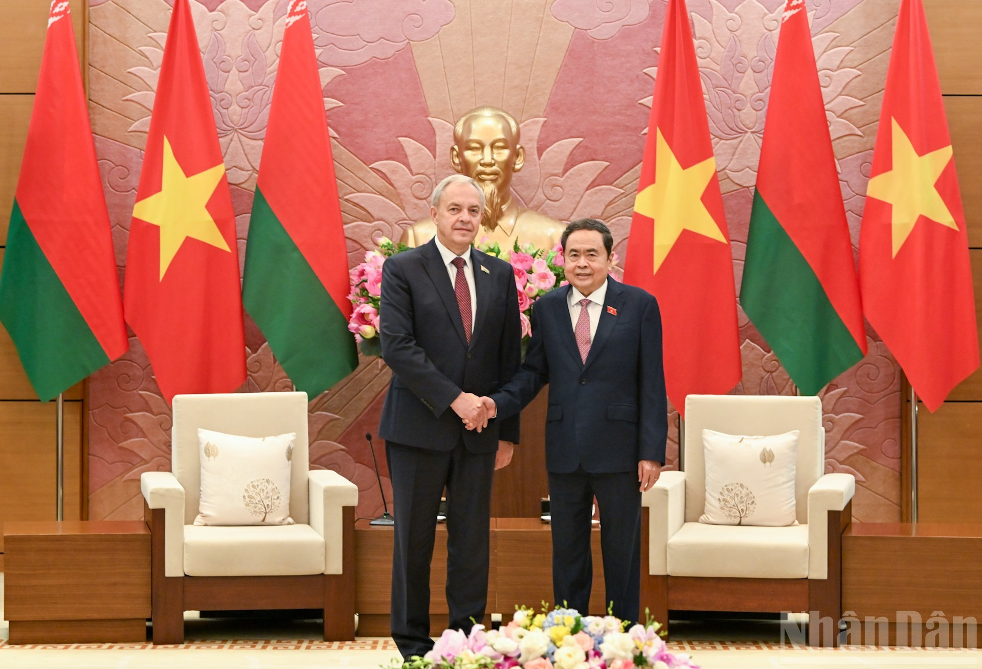 [Foto] Jefe del Legislativo vietnamita recibe a presidente de Camára de Representantes bielorrusa