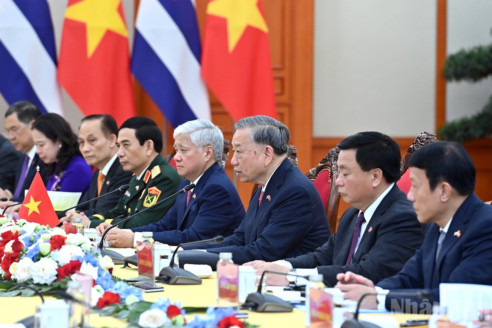 El líder del PCV y delegados de Vietnam. El líder del PCV y delegados de Vietnam.