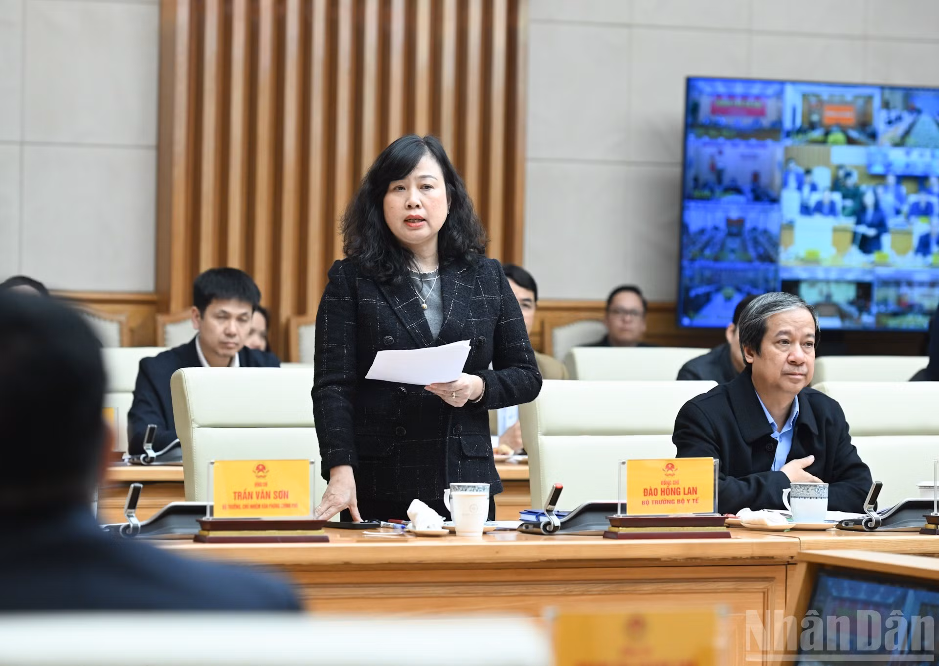 La ministra de Salud Pública, Dao Hong Lan, tiene la palabra.