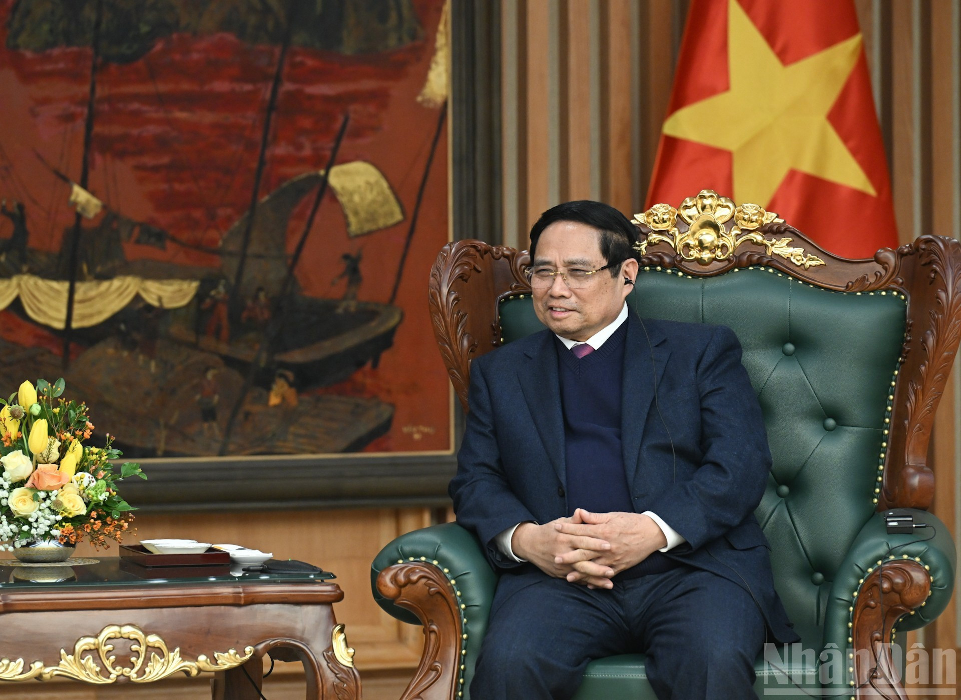 El jefe de Gobierno habla en la reunión.