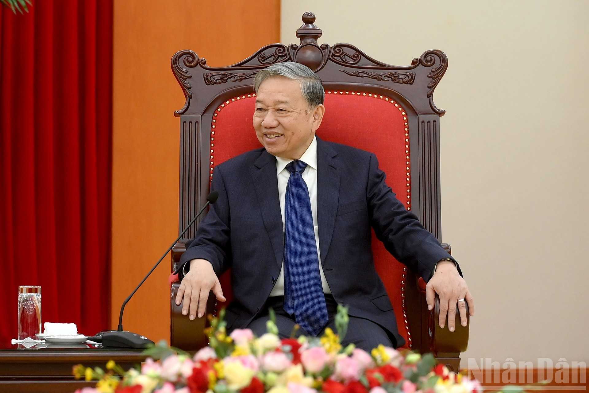 El secretario general del Partido Comunista de Vietnam, To Lam, tiene la palabra.