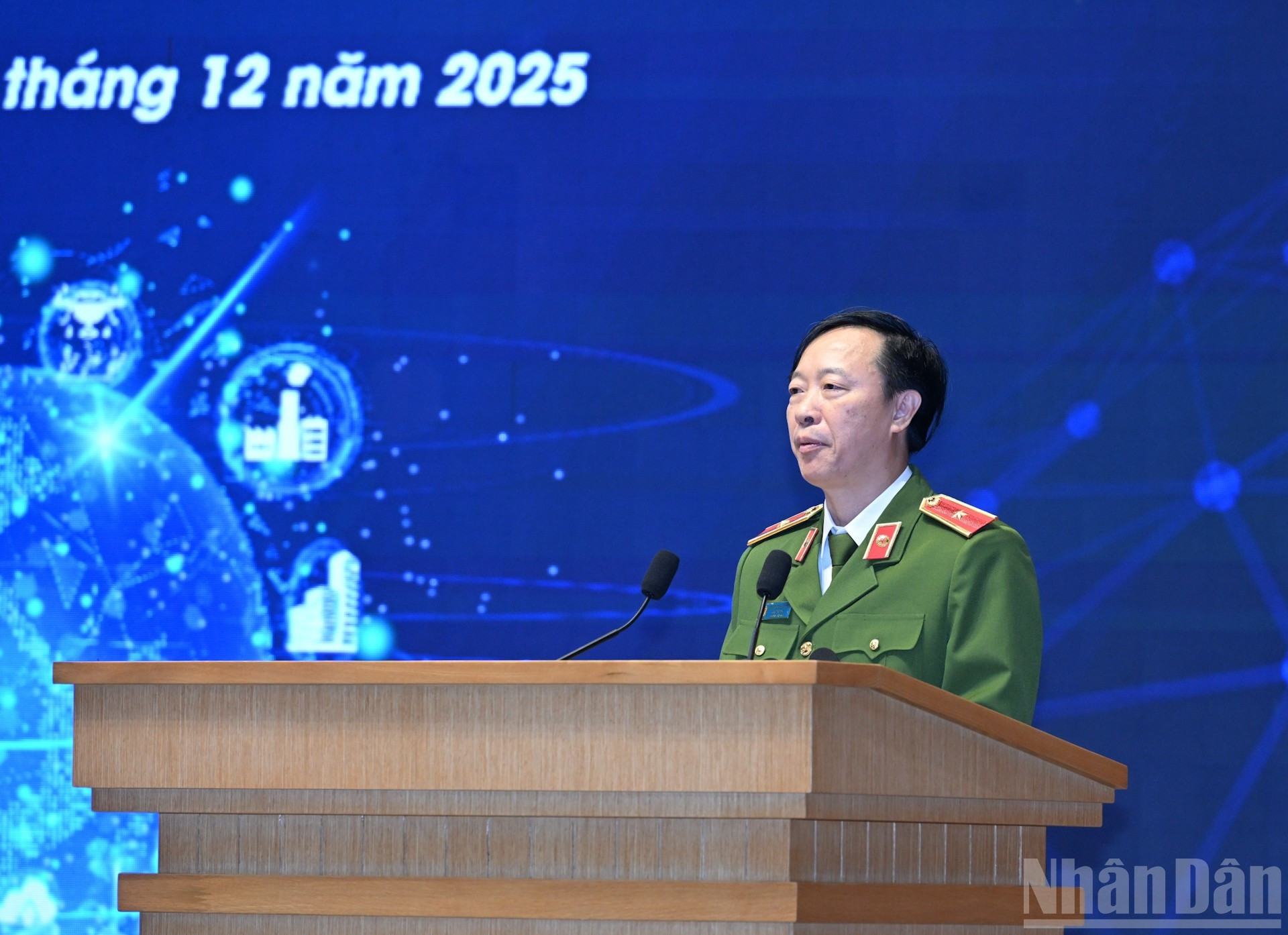 El general de brigada Nguyen Ngoc Cuong, director del Centro Nacional de Datos.