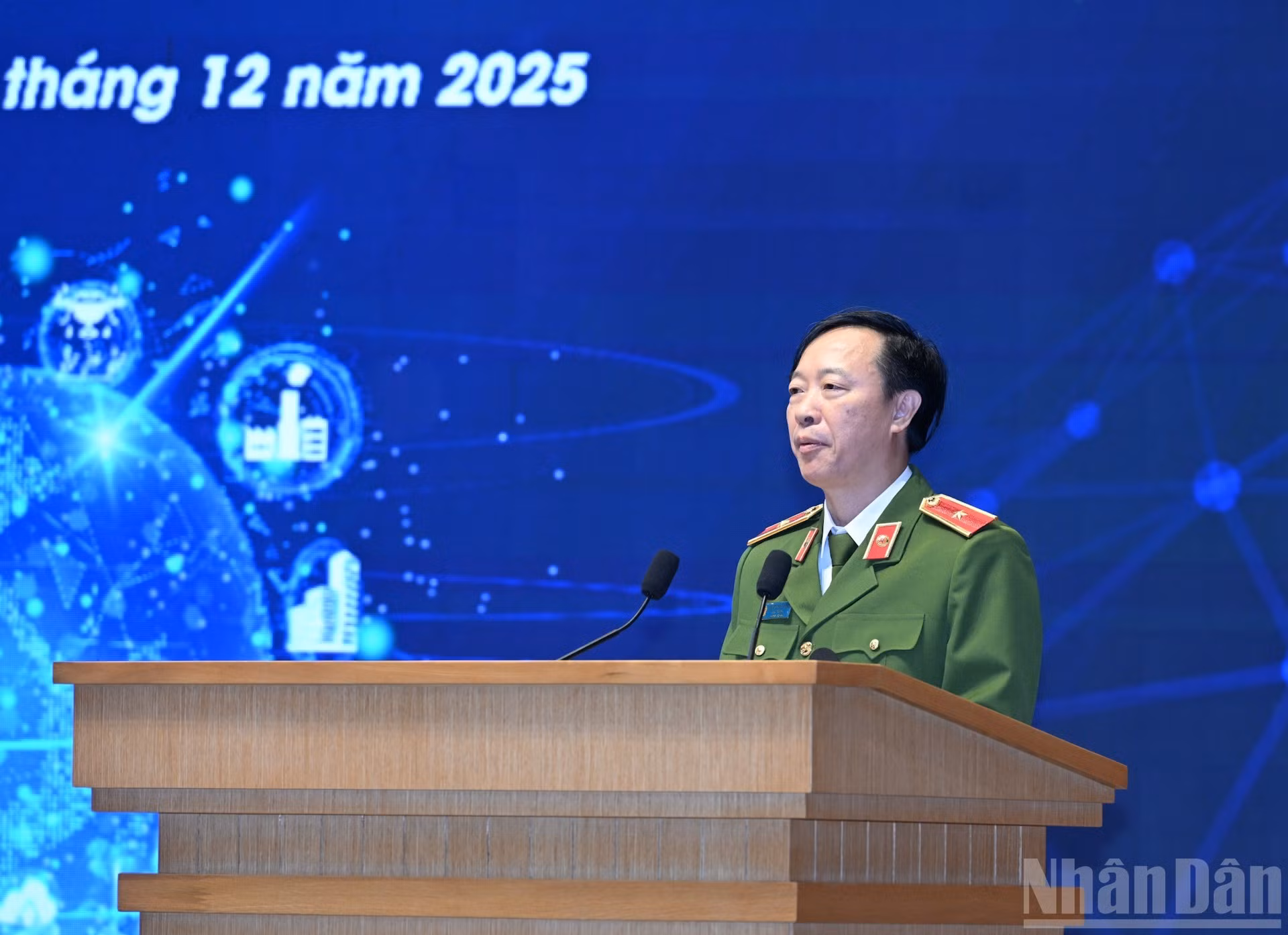 El general de brigada Nguyen Ngoc Cuong, director del Centro Nacional de Datos.