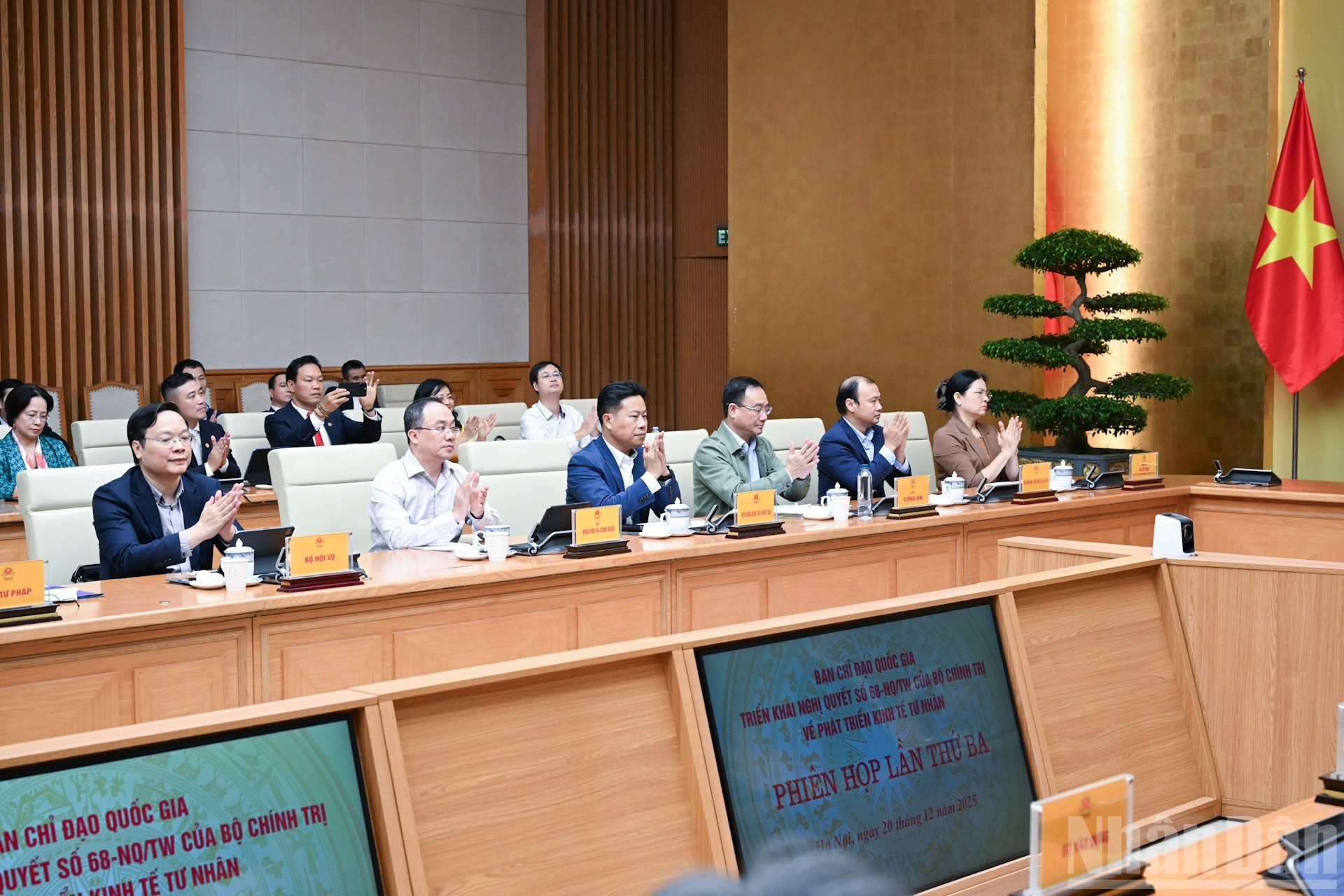 Delegados a la sesión.