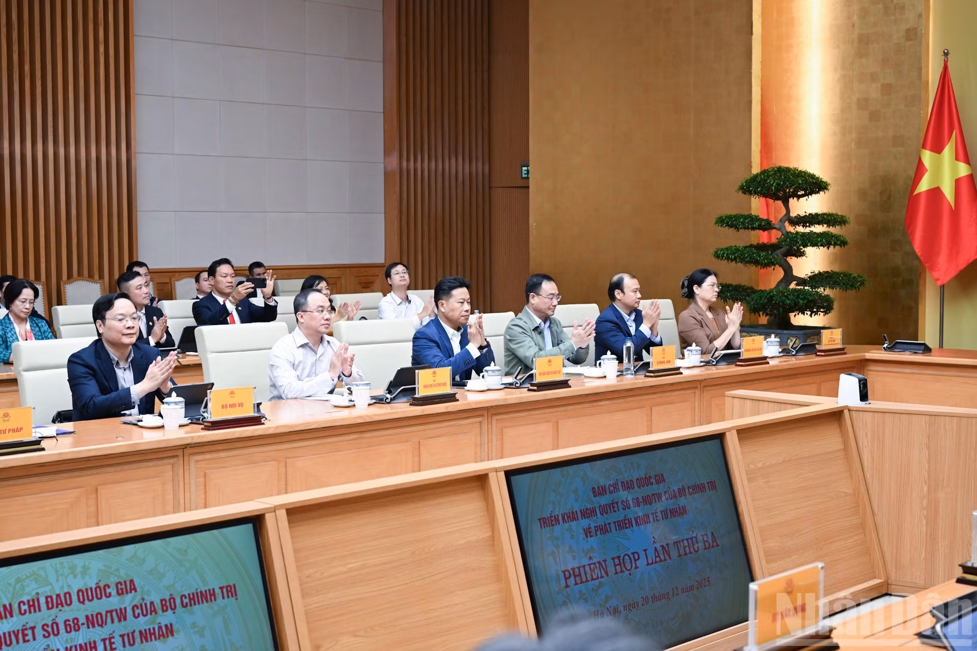 Delegados a la sesión.