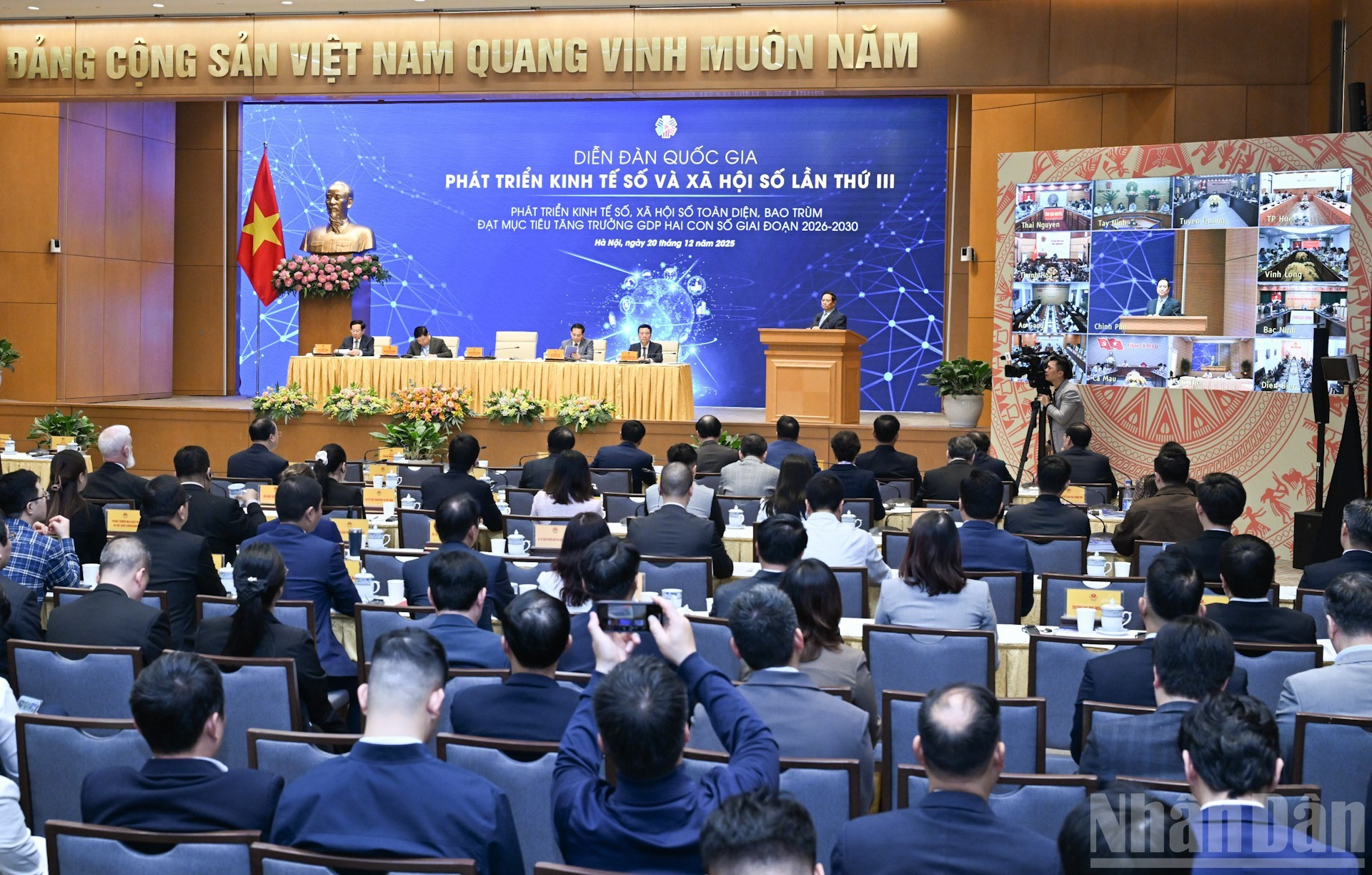 Panorama de la cita en la sede del Gobierno, en Hanói.