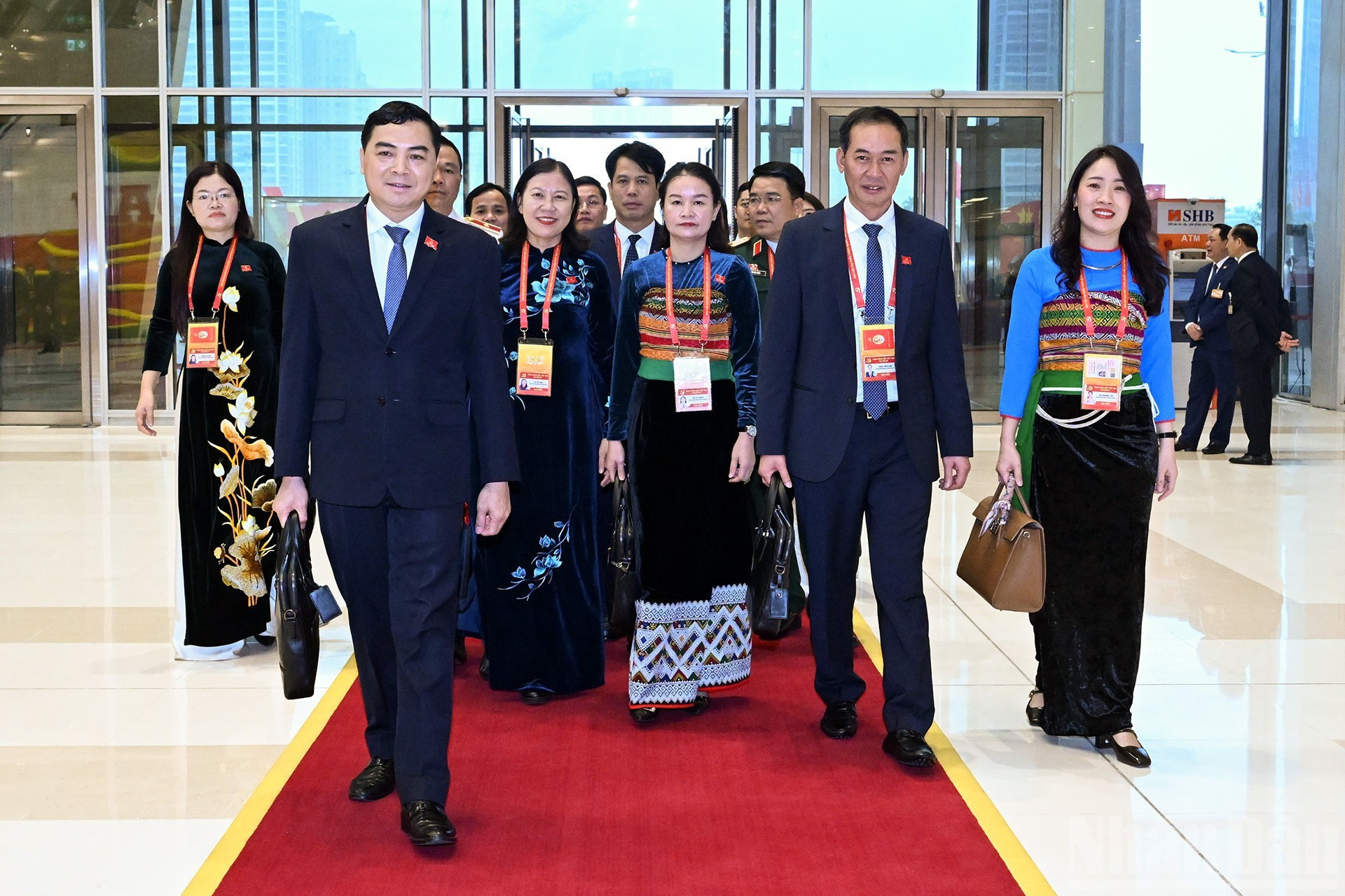 Delegados del XIV Congreso Nacional del Partido acuden al Centro Nacional de Convenciones.