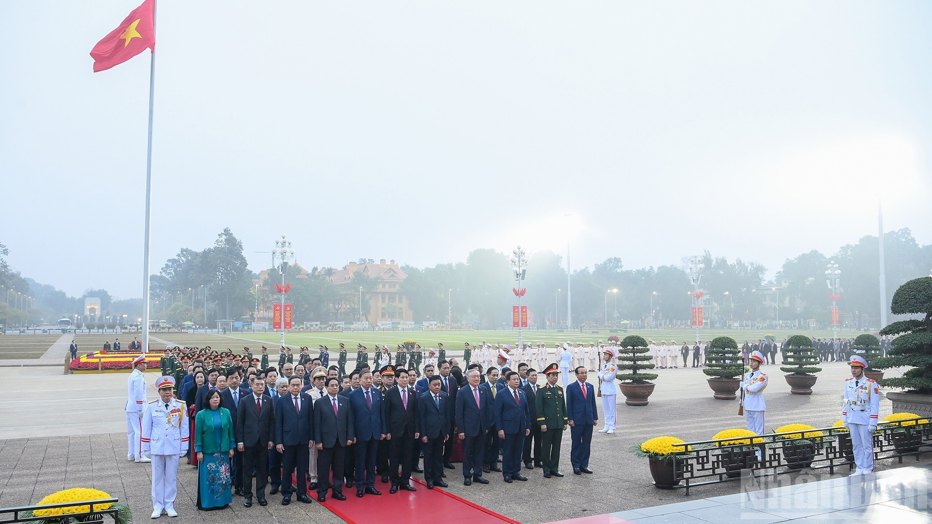 [Foto] Delegados del XIV Congreso Nacional del PCV rinden homenaje al Presidente Ho Chi Minh