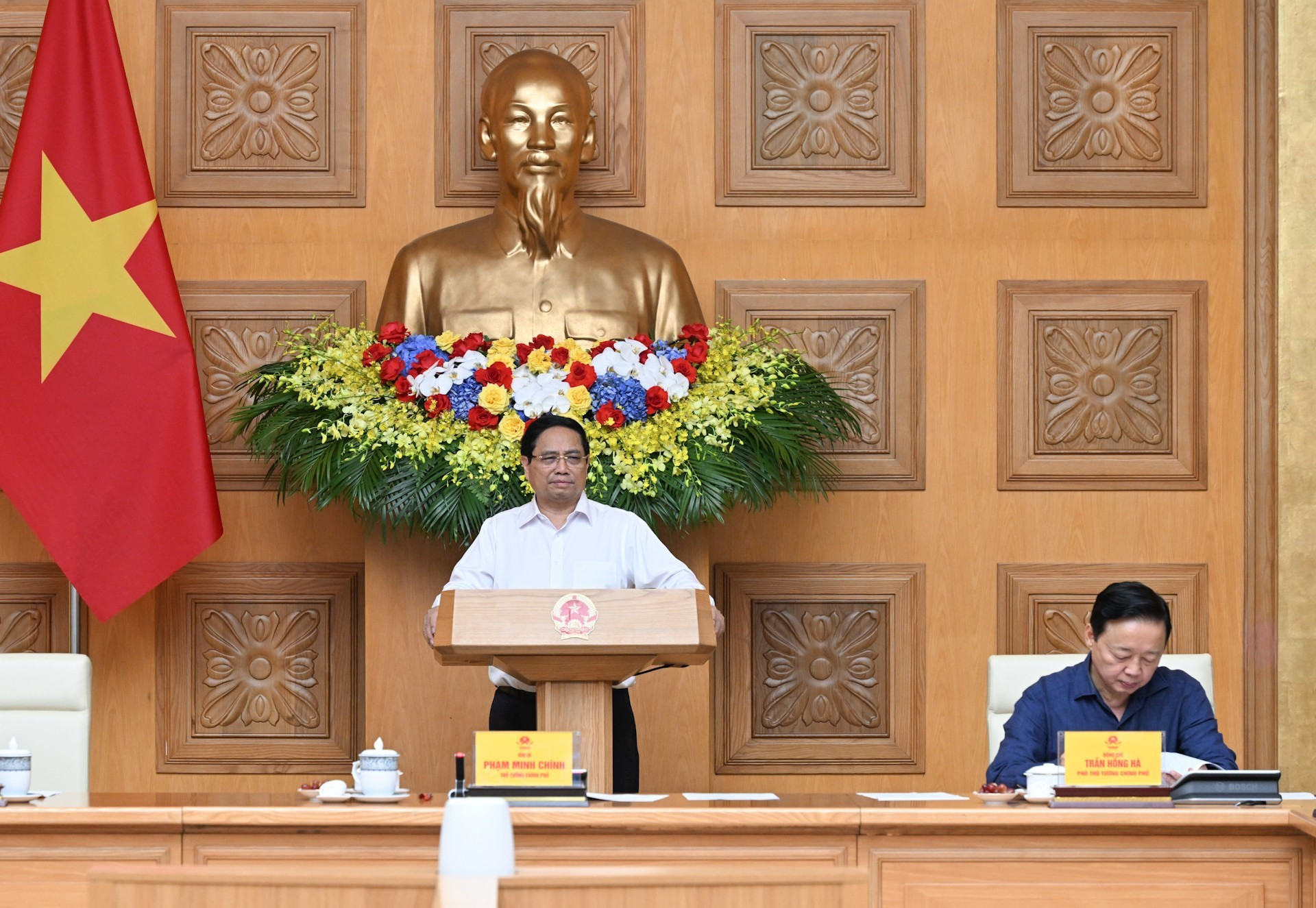 [Foto] Premier vietnamita dirige reunión sobre labores de superación de las secuelas del tifón Bualoi