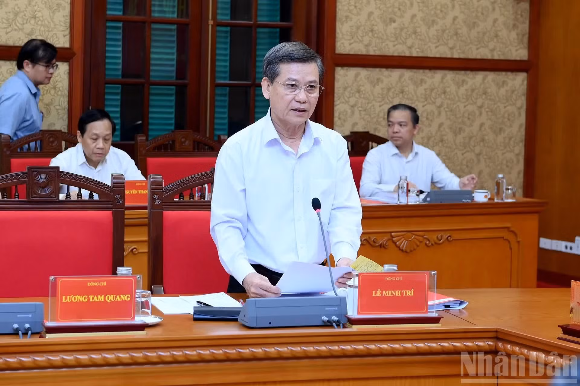 Le Minh Tri, miembro del Buró Político, secretario del Comité Central del Partido y jefe de su Comisión de Asuntos Internos, tiene la palabra.