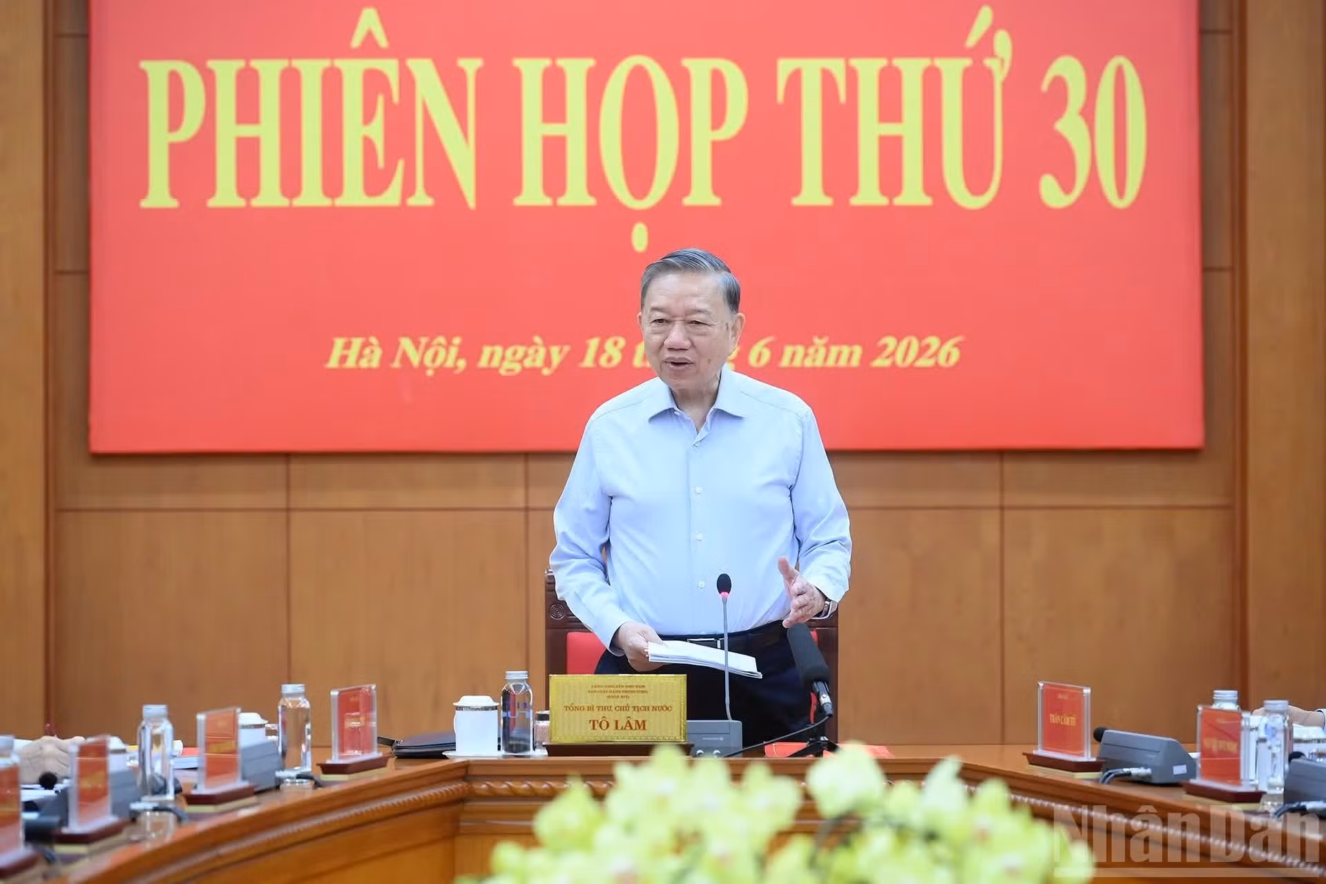 El secretario general del Partido Comunista y presidente de Vietnam, To Lam, concluye la reunión.