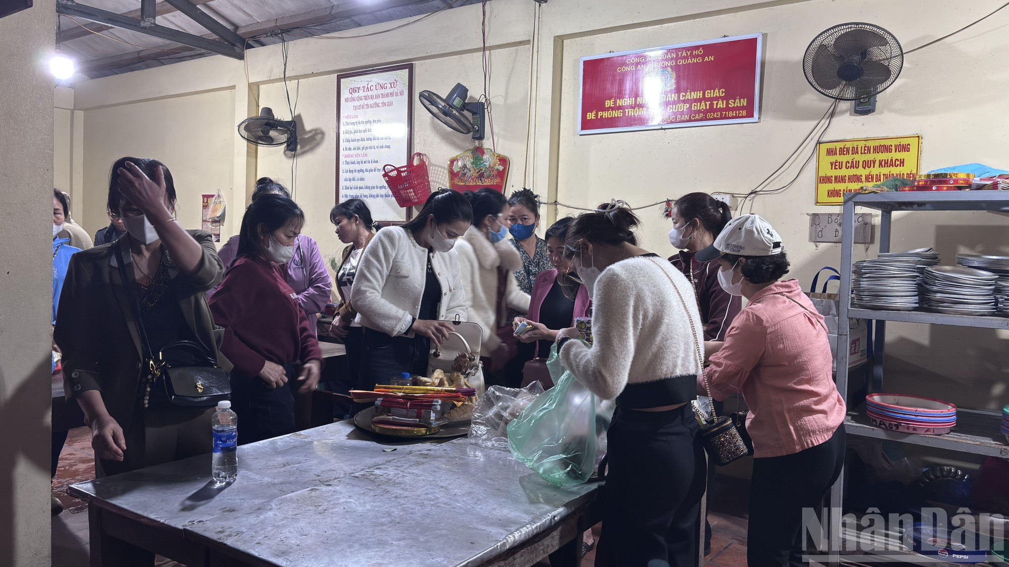 El templo de Tay Ho es un conocido lugar de culto a las Diosas Madres de los Tres Reinos, cuyas prácticas de veneración figuran en la Lista Representativa del Patrimonio Cultural Inmaterial de la Humanidad.