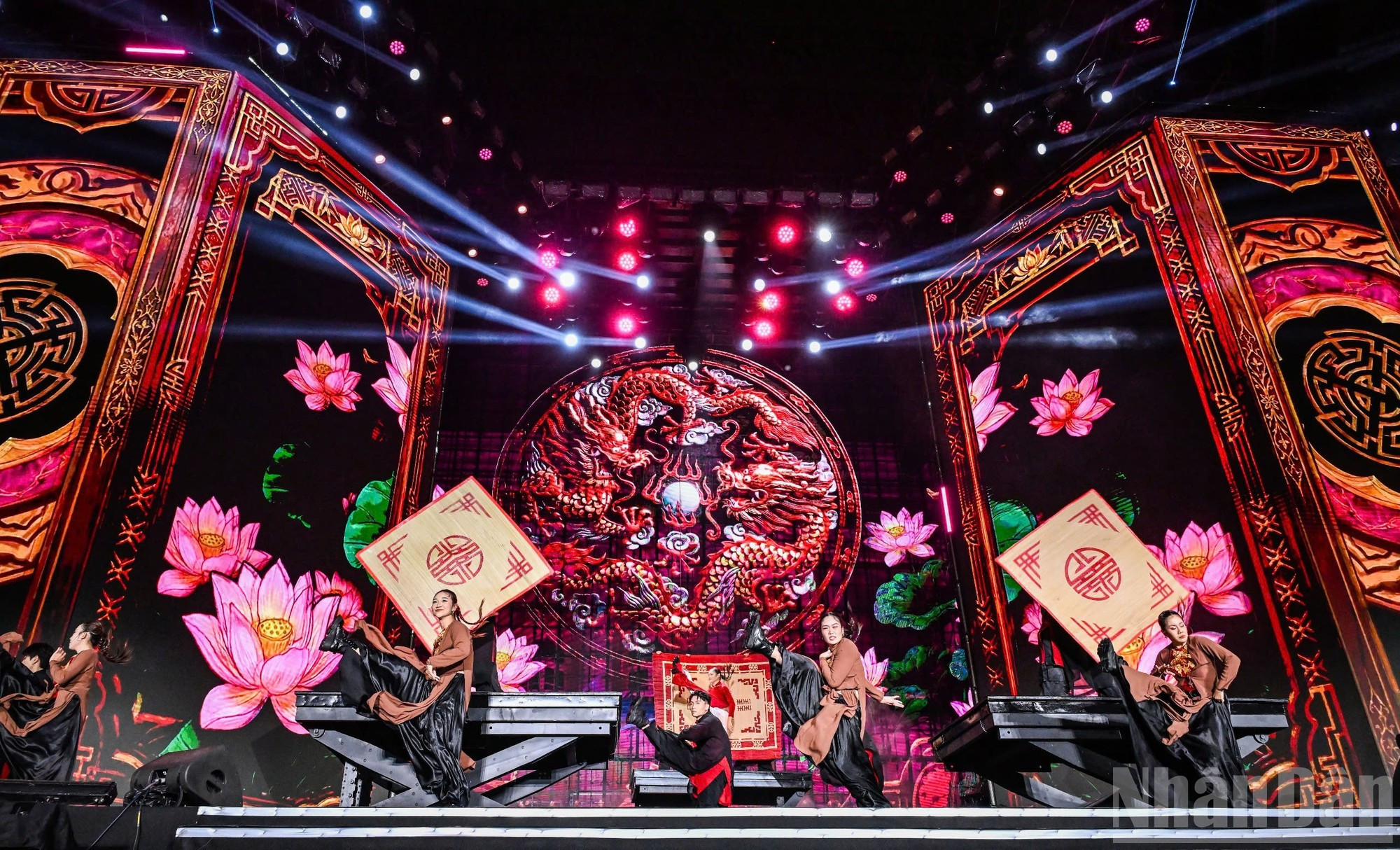 Cada espectáculo es una perfecta combinación de la luz y el sonido.