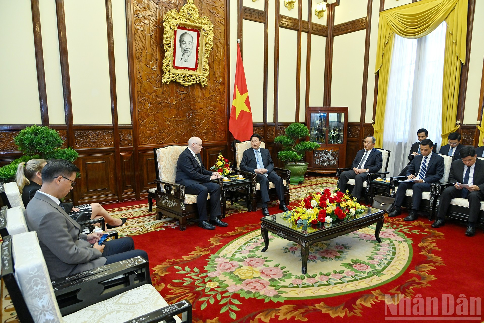 Vista de la reunión, efectuada en el Palacio Presidencial.