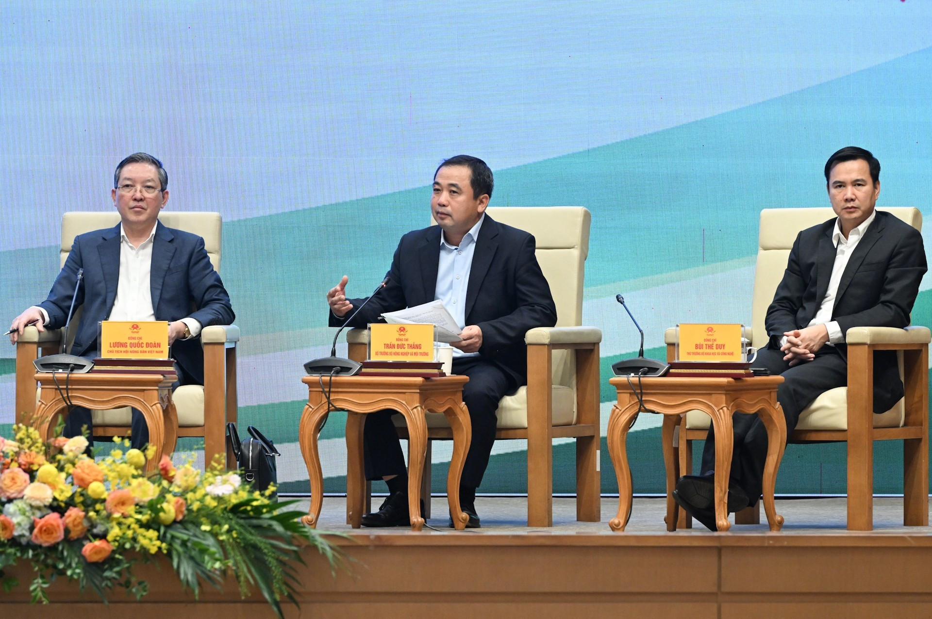 El ministro de Agricultura y Medioambiente, Tran Duc Thang, tiene la palabra.