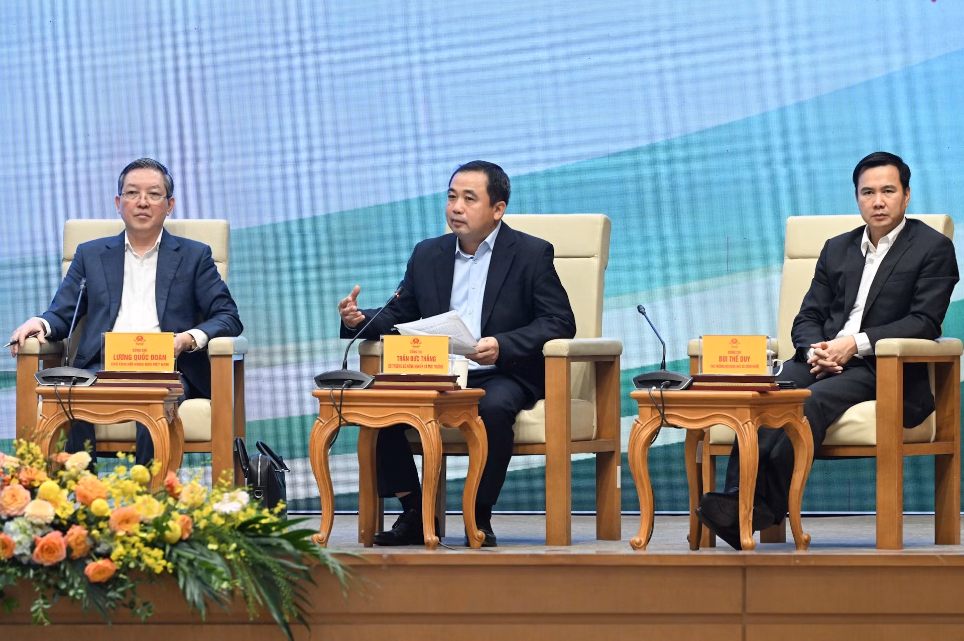 El ministro de Agricultura y Medioambiente, Tran Duc Thang, tiene la palabra.