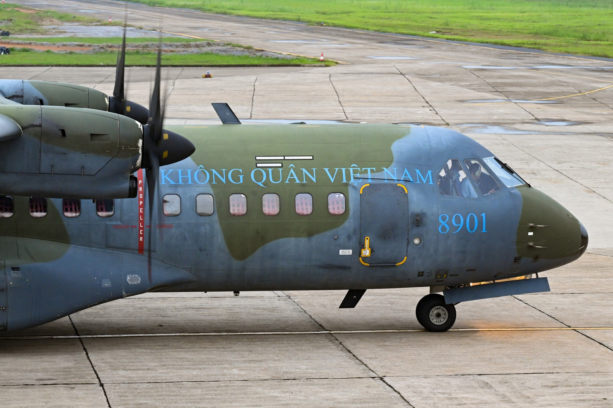 Los miembros de la brigada finalizan la sesión de práctica.