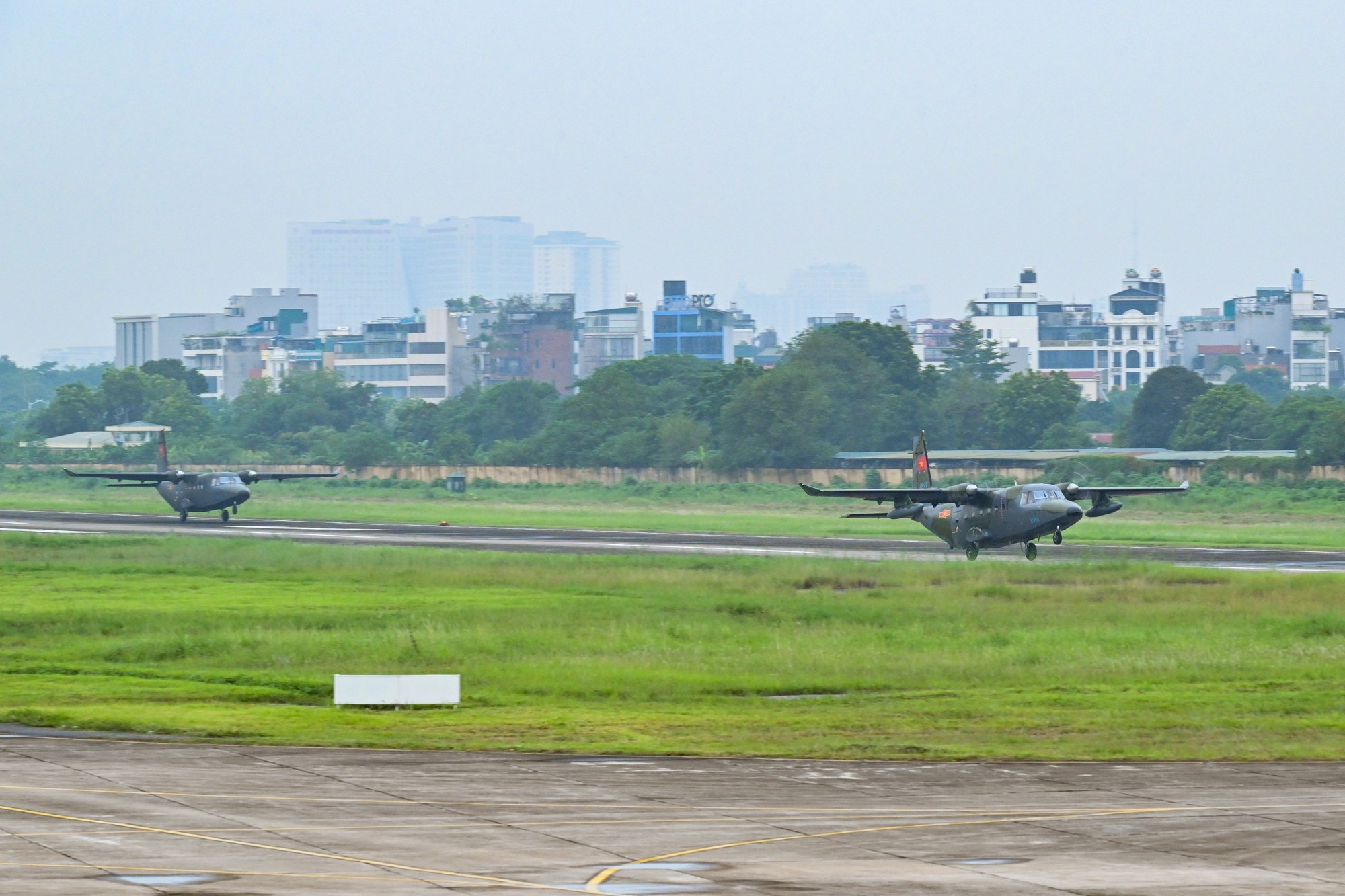 Las aeronaves de la Brigada Aérea 918 en la gran ceremonia conmemorativa del 19 de agosto y el 2 de septiembre son de la gama de aviones de transporte.