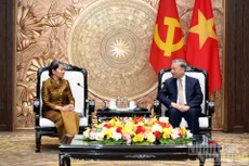 El secretario general del Partido Comunista de Vietnam (PCV), To Lam, y la vicepresidenta del Partido Popular de Camboya (CPP), Men Sam An. (Foto: Nhan Dan)
