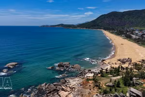 La playa de Ky Xuan en provincia centrovietnamita de Ha Tinh. (Foto: VNA)