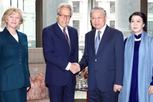 [Foto] Líder partidista de Vietnam se reúne con duque de Richmond