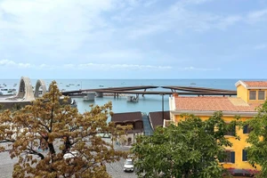 Un rincón del pueblo del atardecer en la isla de Phu Quoc. (Foto: VNA)