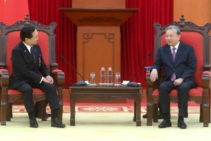 [Foto] Líder partidista de Vietnam recibe a gobernador de prefectura japonesa de Kanagawa