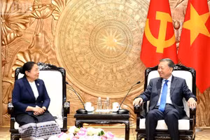 [Foto] Máximo dirigente vietnamita recibe a la alta funcionaria partidista de Laos