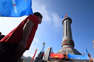 [Fotos] Comienza tercera etapa del programa “Amo a mi Patria” en Tuyen Quang