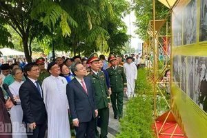Inauguran exposición sobre el extinto secretario general Nguyen Van Linh