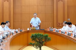 El secretario general del Partido Comunista y presidente de Vietnam, To Lam, conduce hoy una reunión sobre la Resolución 36-NQ/TW firmada por el Comité Central del Partido del XII mandato sobre la estrategia para el desarrollo sostenible de la economía marítima de Vietnam hasta 2030 y con visión hacia 2045.