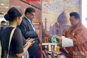 La Feria Internacional de Turismo de Vietnam 2026 reúne a numerosas empresas dedicadas al turismo outbound, un segmento que continúa registrando un crecimiento sostenido en el país. (Foto: Nhan Dan)