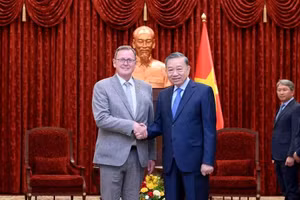 El secretario general del Partido Comunista y presidente de Vietnam, To Lam, se reúne con el subtitular del Parlamento Federal Alemán, Bodo Ramelow.