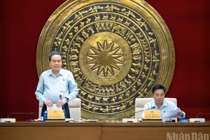 [Foto] Máximo legislador vietnamita se reúne con comisión parlamentaria de defensa y asuntos exteriores