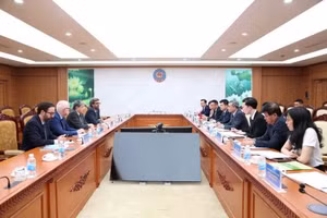En la cita. (Foto: thoibaotaichinhvietnam.vn)