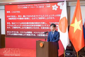 Phan Tien Hoang, jefe de la Junta de Gestión Laboral de la Embajada de Vietnam en Japón, interviene en la cita. (Foto: VNA)