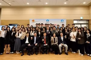 Los delegados a la conferencia. (Foto: Nhan Dan)