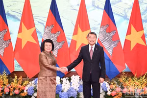 El primer ministro de Vietnam, Le Minh Hung, y la presidenta de la Asamblea Nacional de Camboya, Samdech Khuon Sudary. (Foto: Nhan Dan)