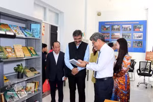 Delegados que participan en el Espacio Cultural de India (Foto: VNA)