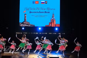 Representación de danza Kalinka de Rusia (Foto: VNA)