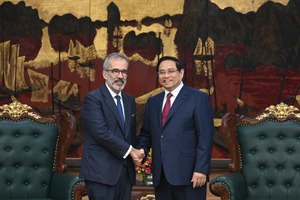 [Foto] Premier vietnamita recibe a ministro de Estado y de Asuntos Exteriores de Portugal