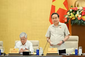 El presidente de la Asamblea Nacional de Vietnam, Tran Thanh Man, habla en la cita (Foto: Duy Linh)