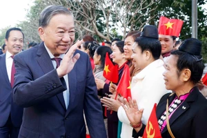 [Foto] Líder partidista vietnamita asiste a inauguración de casa conmemorativa de Ho Chi Minh en Dien Bien