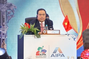 El presidente de la Asamblea Nacional de Vietnam, Tran Thanh Man, en el evento 