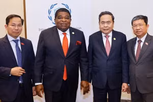 [Foto] Dirigente parlamentario vietnamita se reúne con secretario general de la UIP
