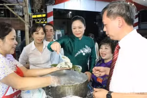 Festival cultural y gastronómico de Vu Thu, provincia de Hung Yen.