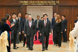 [Foto] Presidente vietnamita ofrece recepción solemne a secretario general de la ONU
