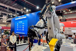 La Exposición – Foro de Industrias Auxiliares 2025 en Ciudad Ho Chi Minh albergó más de 200 stands de empresas nacionales y de inversión extranjera directa. (Foto: VNA)