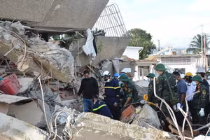 Rescatistas vietnamitas recuperan 11 cuerpos de víctimas de terremoto en Venezuela 