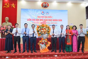 [Foto] XI Congreso de Asociación de Periodistas del periódico Nhan Dan para mandato 2026-2031